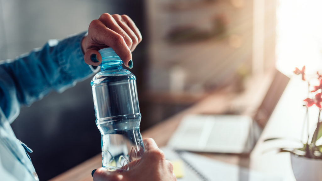 Beber água pode tornar você mais produtivo no tr